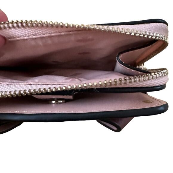 Kate Spade New York Pink Leather Cherrywood L-Zip Bifold Floral Pup wallet - Picture 9 of 10